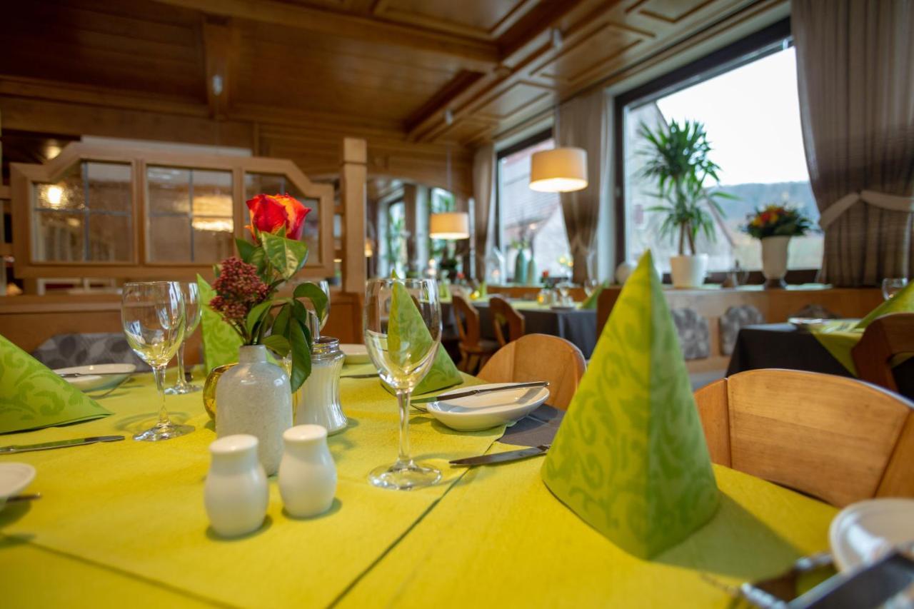 Landidyll Hotel Zum Alten Schloss Kirchensittenbach Extérieur photo