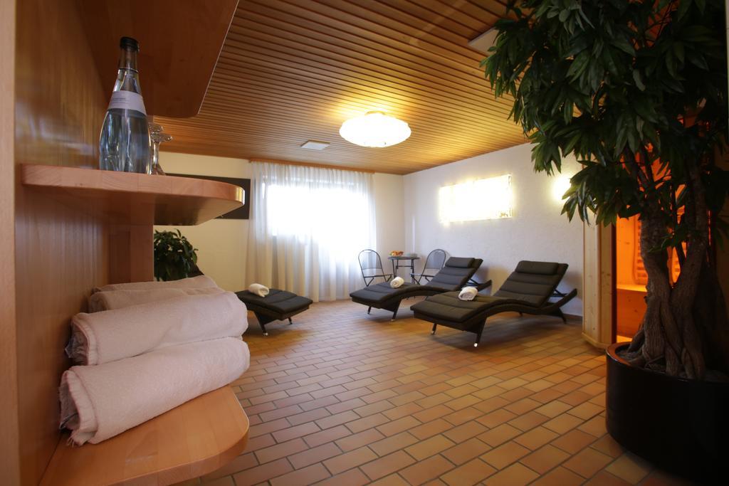Landidyll Hotel Zum Alten Schloss Kirchensittenbach Chambre photo