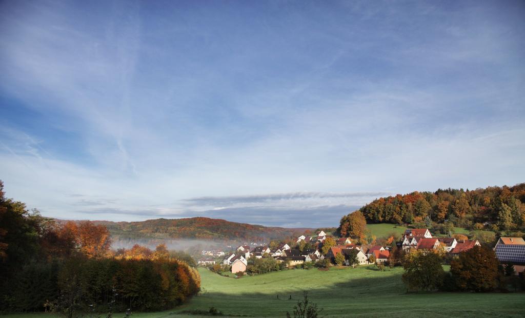 Landidyll Hotel Zum Alten Schloss Kirchensittenbach Chambre photo