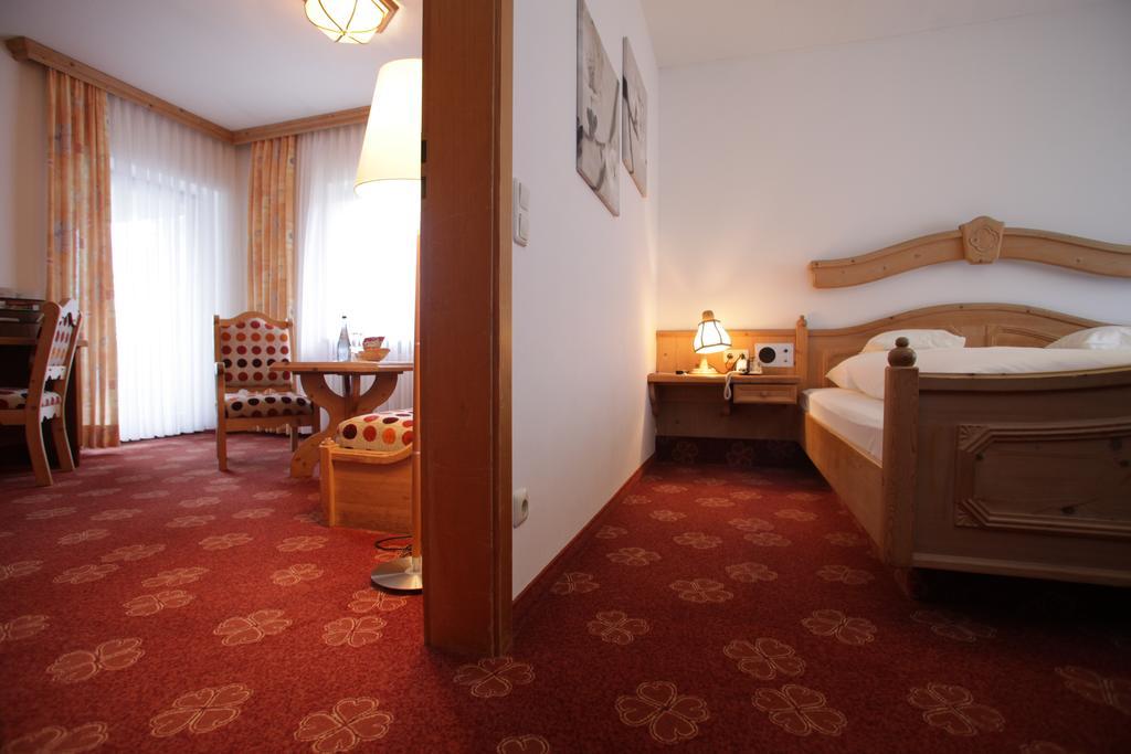 Landidyll Hotel Zum Alten Schloss Kirchensittenbach Extérieur photo
